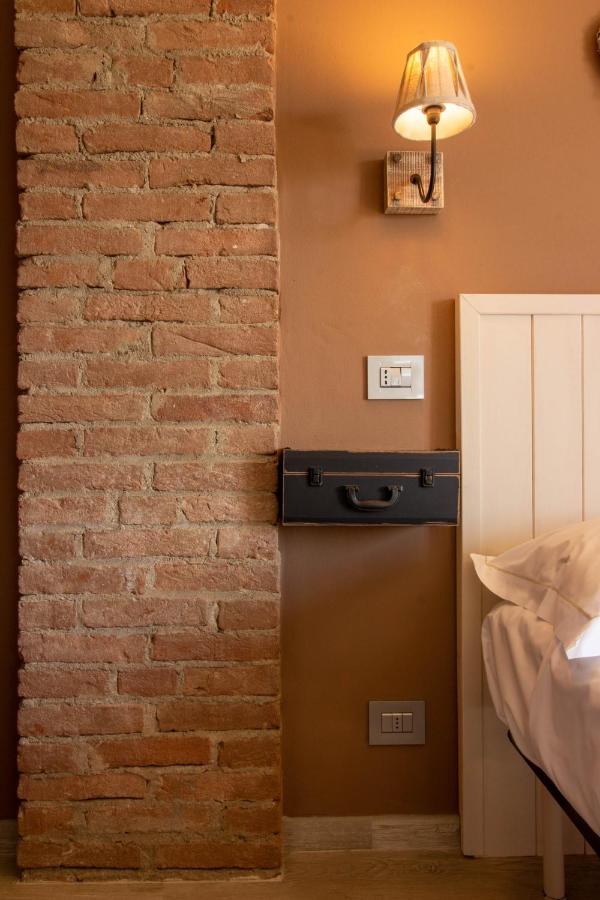 Bed and Breakfast Poggio Dei Farinetti Diano dʼAlba Exterior foto