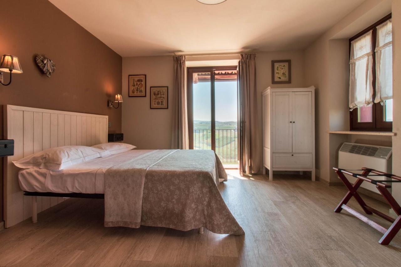 Bed and Breakfast Poggio Dei Farinetti Diano dʼAlba Exterior foto