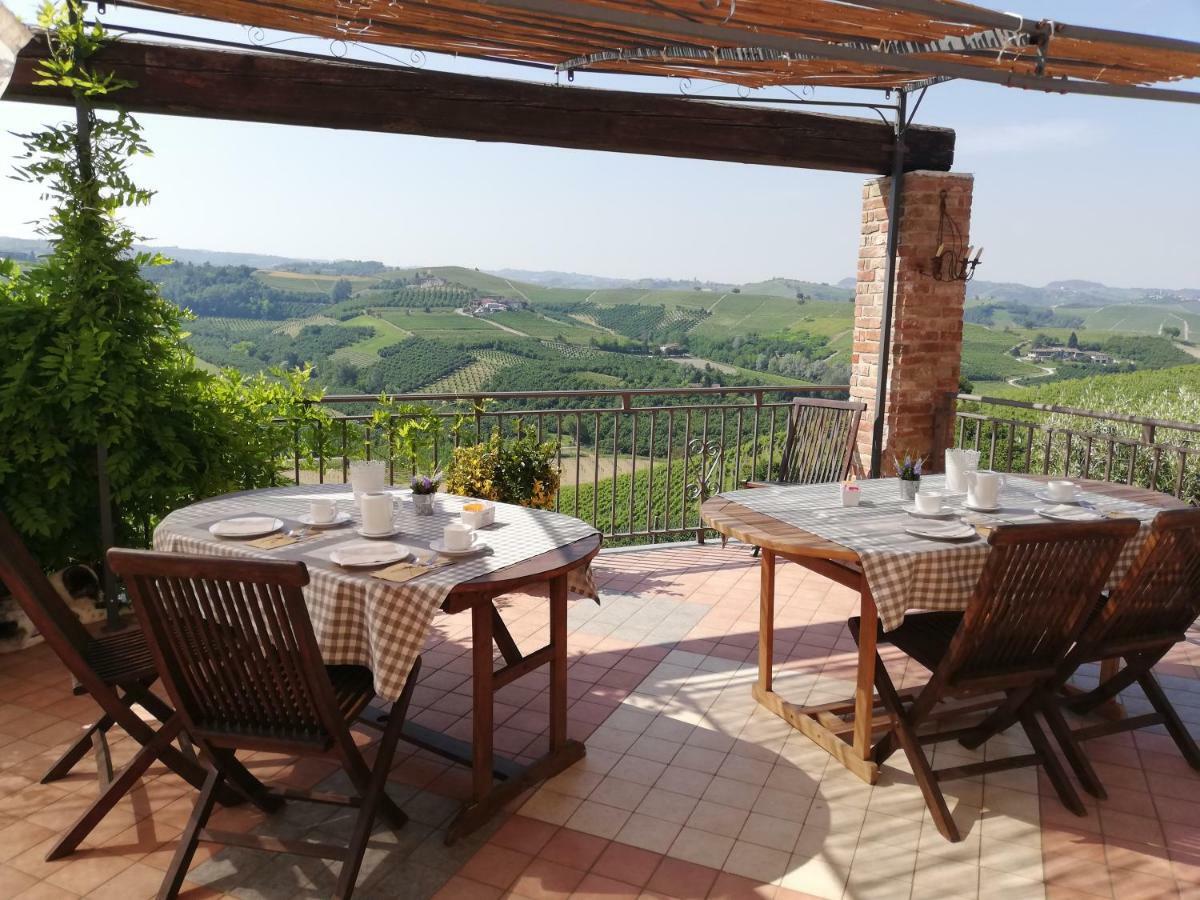 Bed and Breakfast Poggio Dei Farinetti Diano dʼAlba Exterior foto